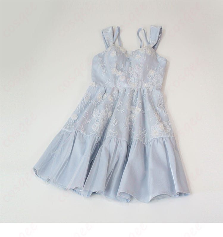 服装装飾の詳細図 - 花模様や刺繍を施したコスプレ衣装、細部にまでこだわった装飾