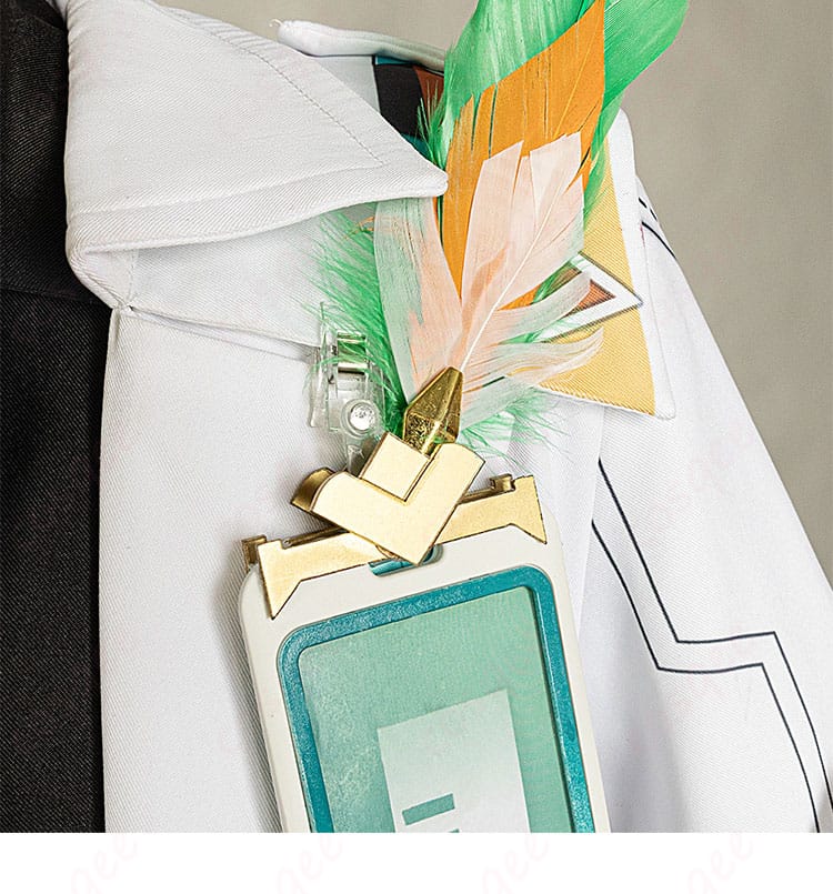 イファ コスプレ衣装の胸飾りの詳細。精密なデザインと豪華な装飾が特徴です。