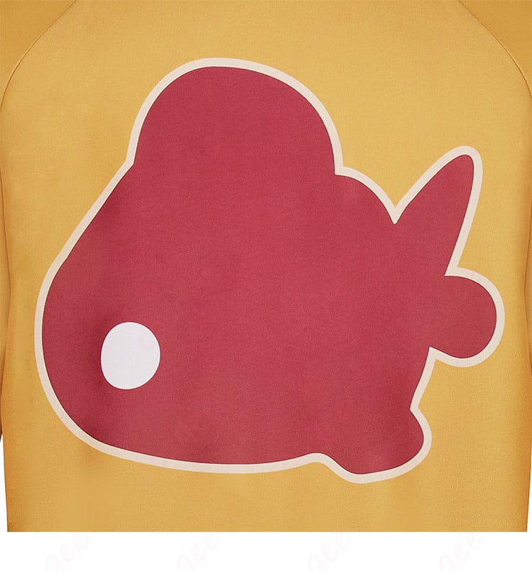 コートの背面に施された模様の細部。キャラクターの個性が表現されたデザインです。