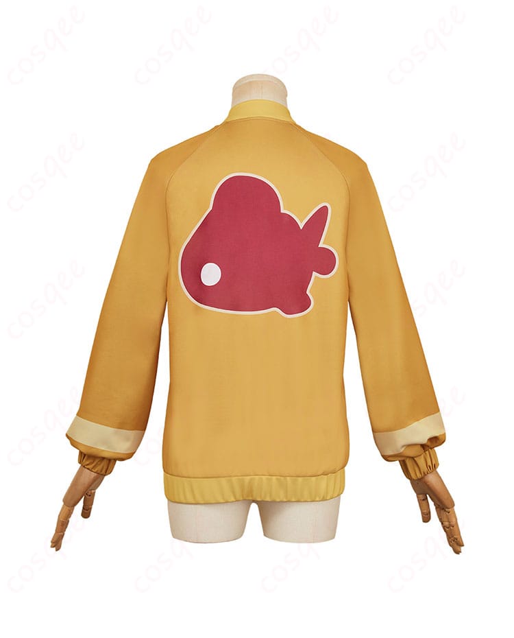 アマテ・ユズリハ コスプレ衣装の背面写真。コートの背面デザインが確認でき、細部まで忠実に再現されています。