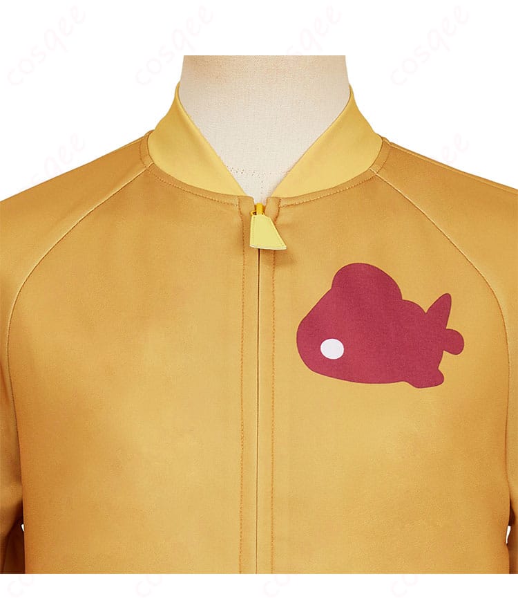 アマテ・ユズリハ コスプレ衣装 コートの胸元の装飾細部。精密に刺繍された模様が美しく、リアルな再現度を誇ります。