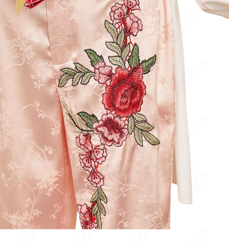 東京リベンジャーズ 三途春千夜 コスプレ衣装 ズボンの装飾ディテール。細かいディテールまで再現されたスーツ。