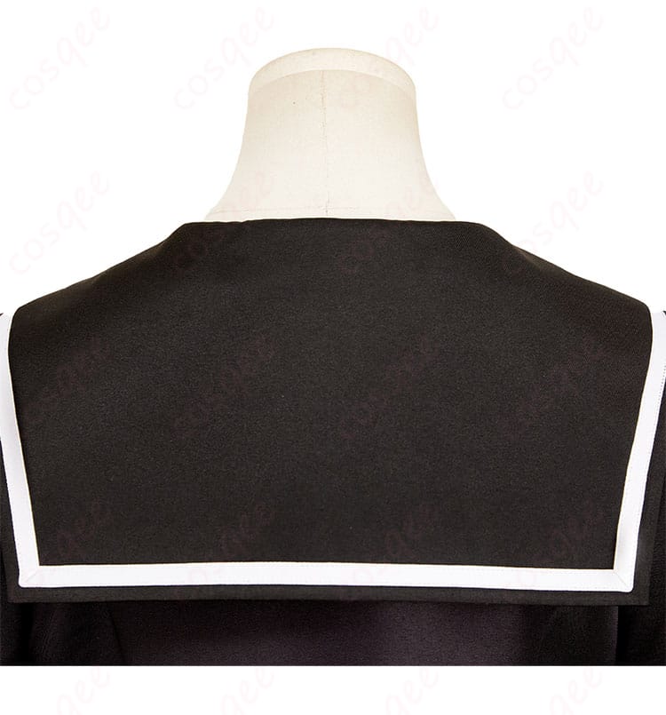 コスプレ衣装の肩掛け装飾の詳細 - 美しい肩掛けデザインが特徴