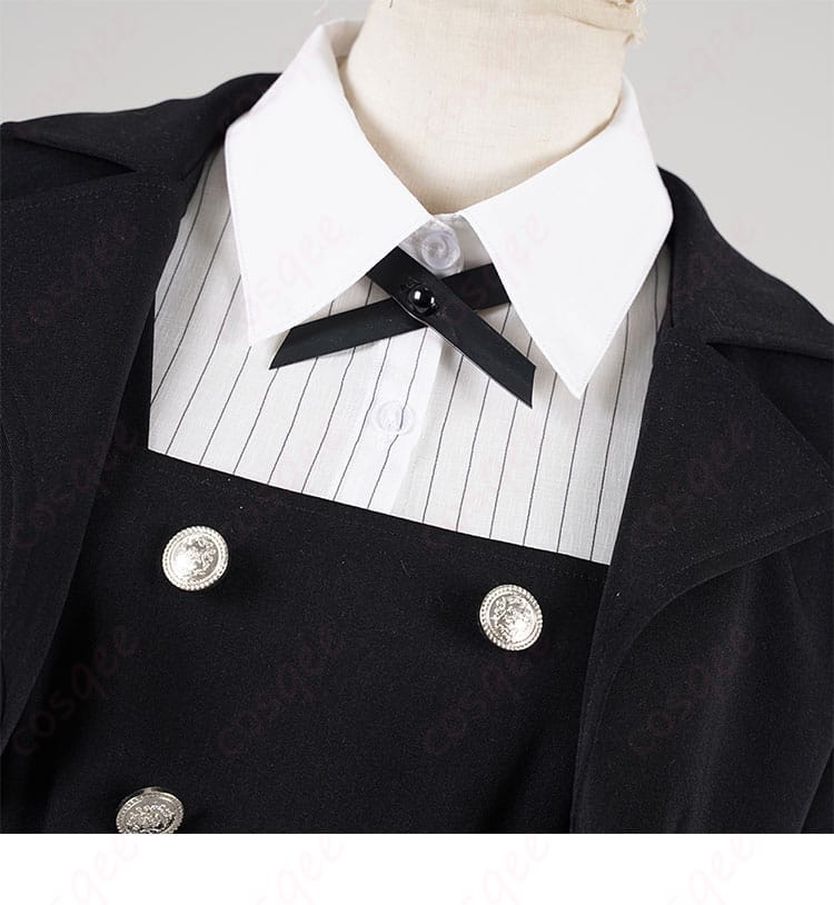 コスプレ衣装の領口装飾の詳細。高い再現度で、キャラクターのエレガントさを表現しています。