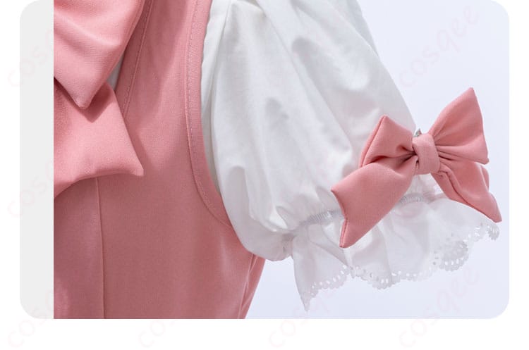 木之本桜 コスプレ衣装の袖口装飾。繊細なデザインが衣装に独特なアクセントを加えています。