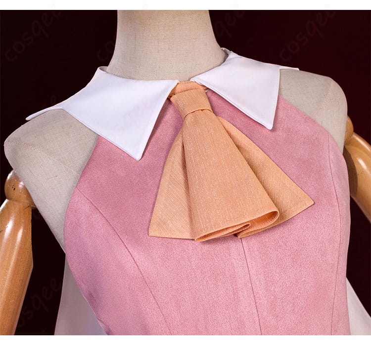 イリヤスフィール・フォン・アインツベルンのコスプレ衣装、衣装の領結部分のディテール。丁寧に作られた装飾。