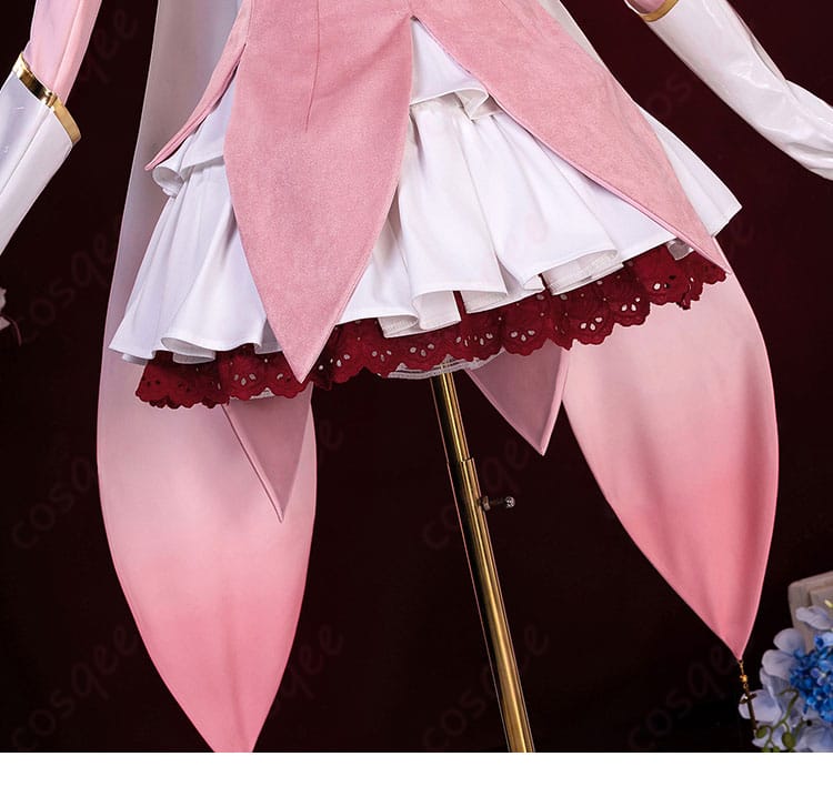 Fate/kaleid liner プリズマ☆イリヤ コスプレ衣装、スカートの装飾ディテール。華やかで美しい仕上がり。