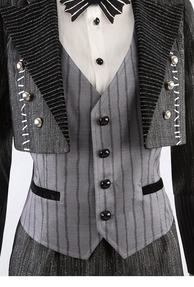 服装の門襟装飾の細部。ヴィル・シェーンハイト コスプレ衣装のこだわりのデザイン。