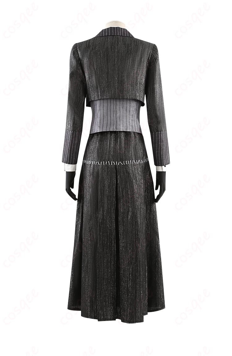 商品背面のヴィル・シェーンハイトコスプレ衣装。ハロウィーン2024の装飾細部。