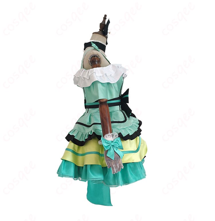 南ことり コスプレ衣装 右側の装飾ディテール。リボンや刺繍が施された華やかな装飾が目を引くデザイン。