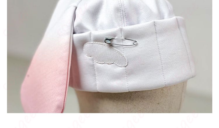 セラフ・ダズルガーデン コスプレ衣装の帽子装飾細部。エレガントなデザインで完璧に再現。