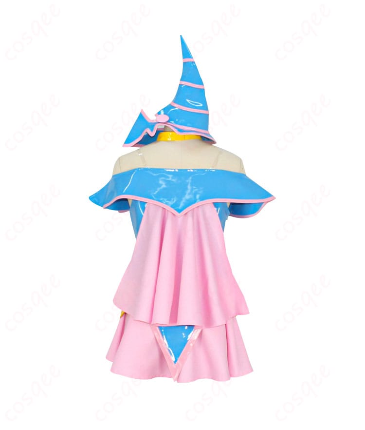 商品背面のブラック・マジシャン・ガールコスプレ衣装。背面のデザインとアームカバーの細部がわかります。