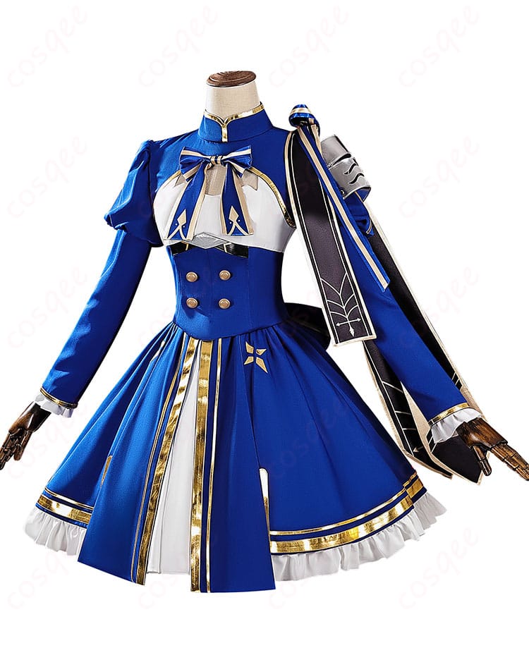 セイバー 壊滅・風 コスプレ衣装 サイドビュー | 横から見るセイバーの衣装の美しいシルエットとディテール。