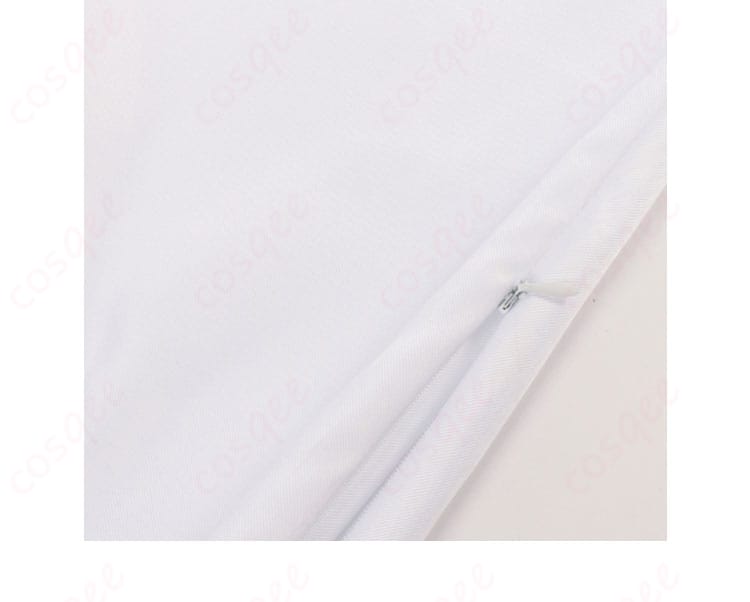 カードキャプターさくら 木之本桜 コスプレ衣装 衣服のチェーンディテール画像。装飾的なチェーンが衣装に華やかさをプラス。