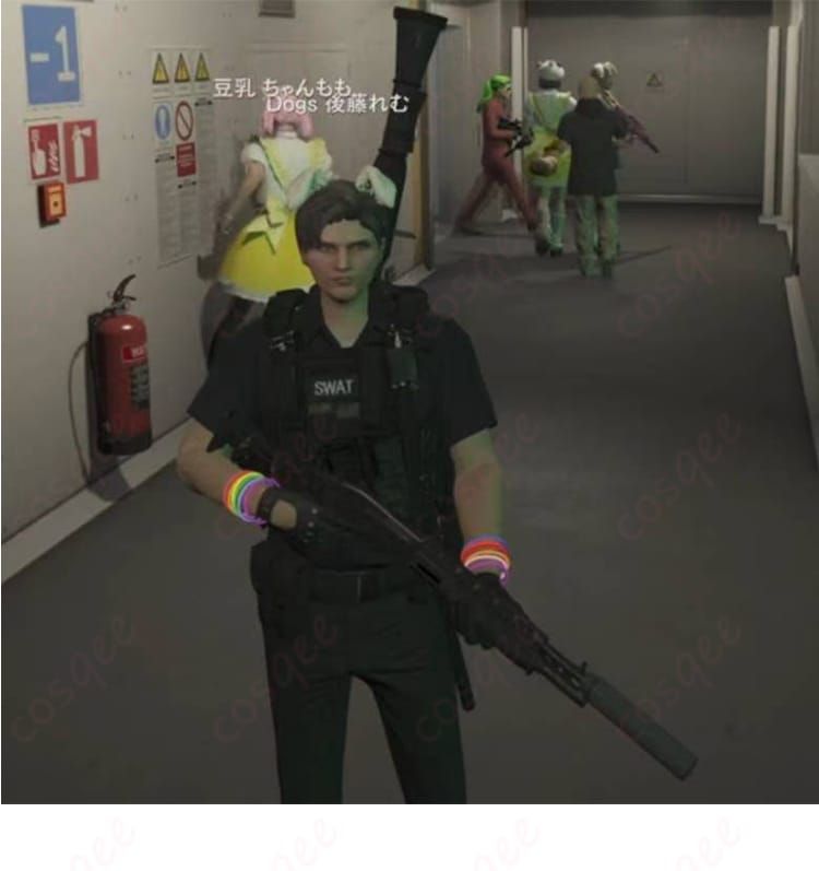 ストグラ 後藤れむのゲームシーンを意識した再現写真。犬耳とSWAT風パーカー、タクティカルベストの質感が伝わるディテール重視カット。