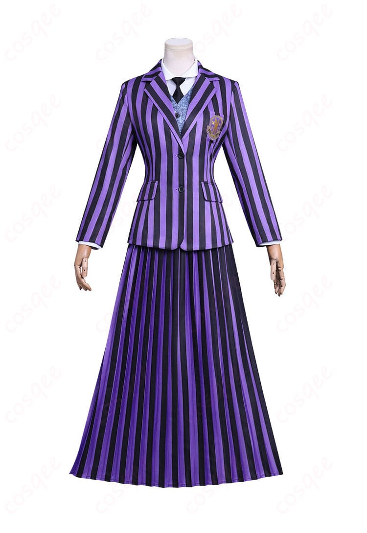 ウェンズデー・アダムス ネヴァーモア学園 制服の正面全体。落ち着いたモノトーン配色と高再現ディテールがわかるフルコーデ。