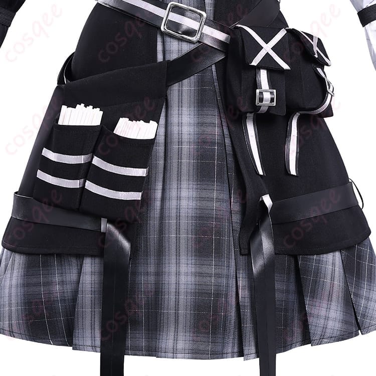 黒部ナノカの魔女風バトル衣装で魅せる ダーク可愛い×機能美のコスプレセット - 5枚目の画像