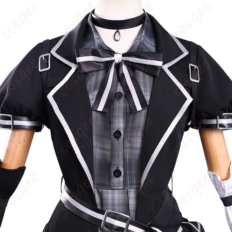 黒部ナノカの魔女風バトル衣装で魅せる ダーク可愛い×機能美のコスプレセット - 4枚目の画像