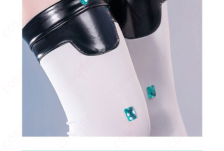 初音ミク 10th レッグソックスの装飾。ステージ映えする脚元デザインで全体のシルエットを引き締める。