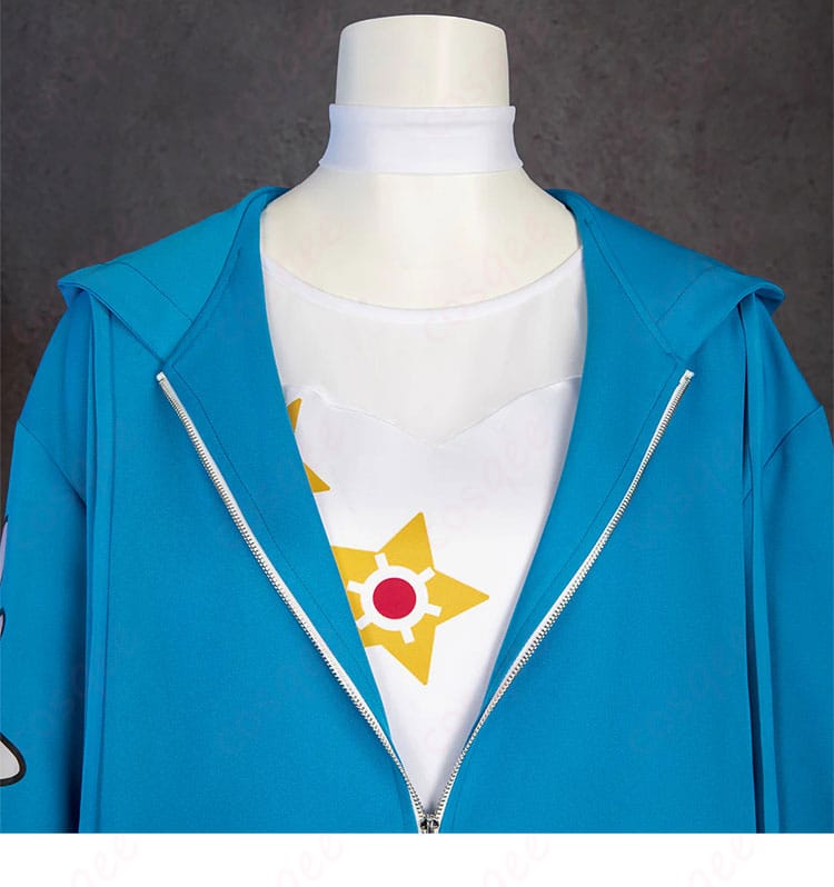 デウロ衣装の襟元とアクセサリー。首元のデザインバランスと装飾パーツの精巧な質感を強調。