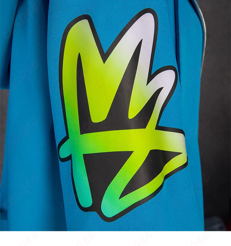 右袖の個性的な模様再現。線の太さや配置までこだわった外套右袖ディテール。