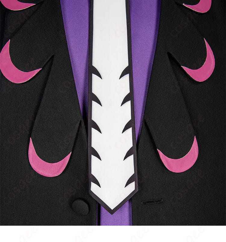 カラスバ 前立ての装飾ディテール。均整のとれたステッチと生地感が際立つ仕上がり