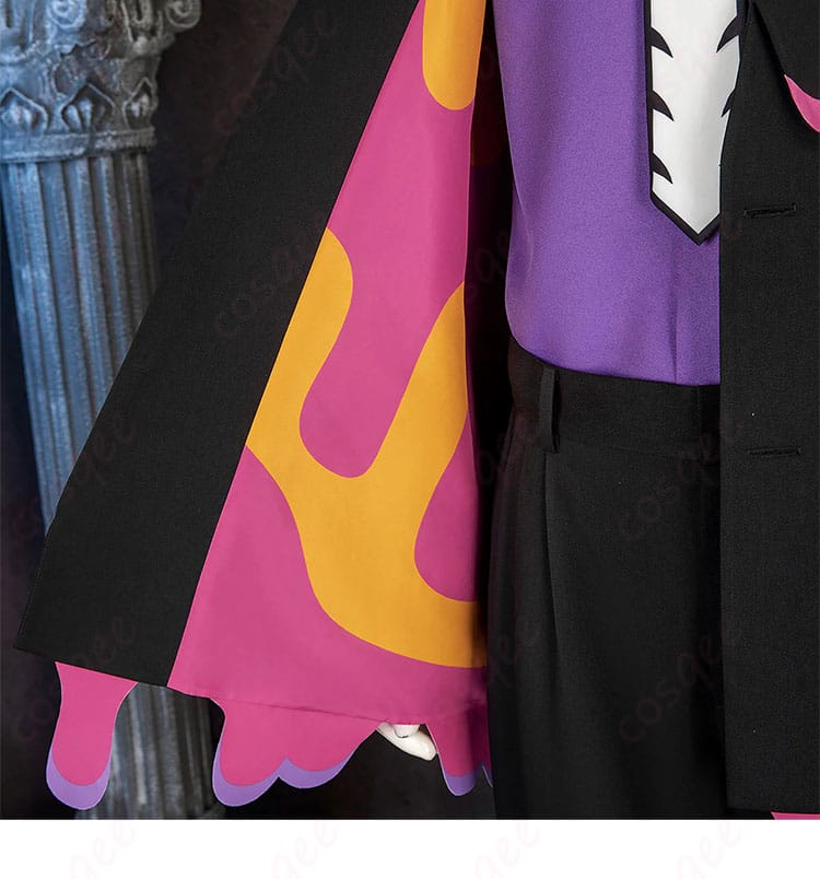 カラスバ 外套内側のグラフィック装飾。個性的な内側デザインを細部まで再現