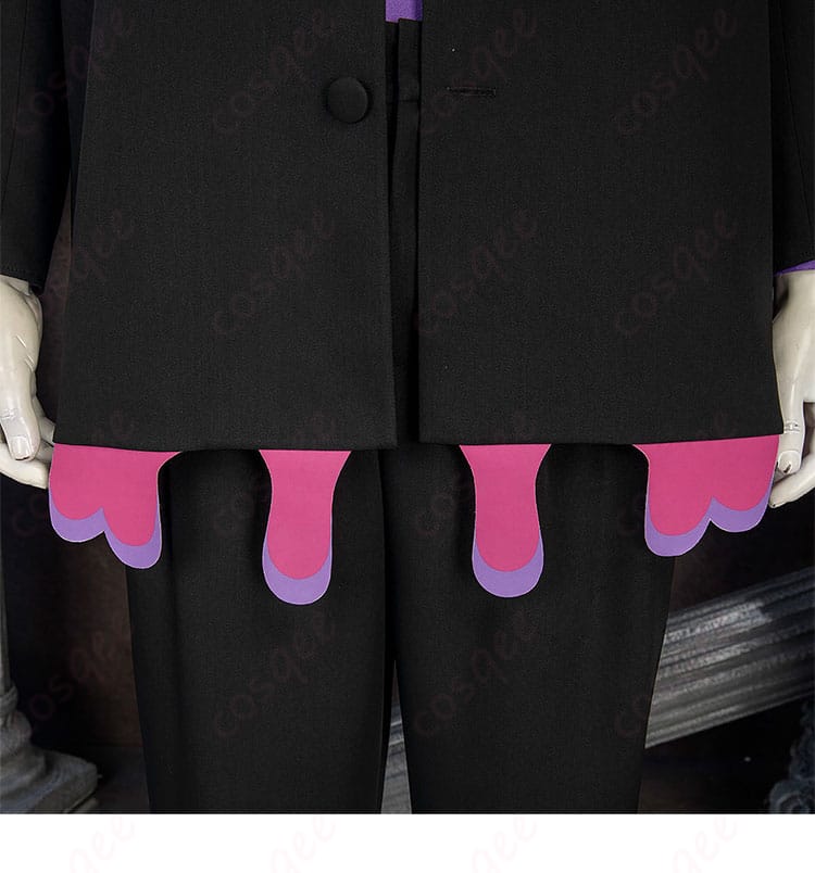 カラスバ コート裾のディテール。動きに合わせて表情が出る流れるライン