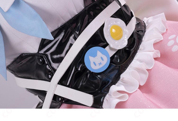 結城さくな 猫メイド衣装の腰封・ウエスト飾りディテール。シルエットを締める装飾パーツの構成。