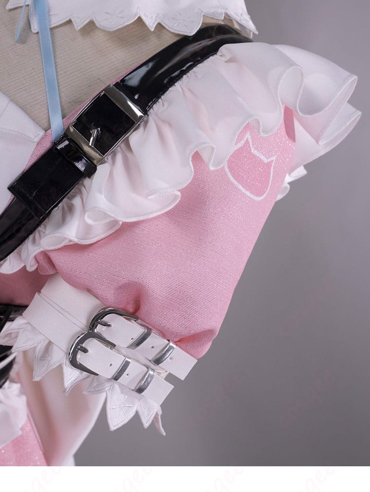 結城さくな 猫メイド衣装の肩飾りと袖付け部分の縫製ディテール。立体感の出る肩周り。