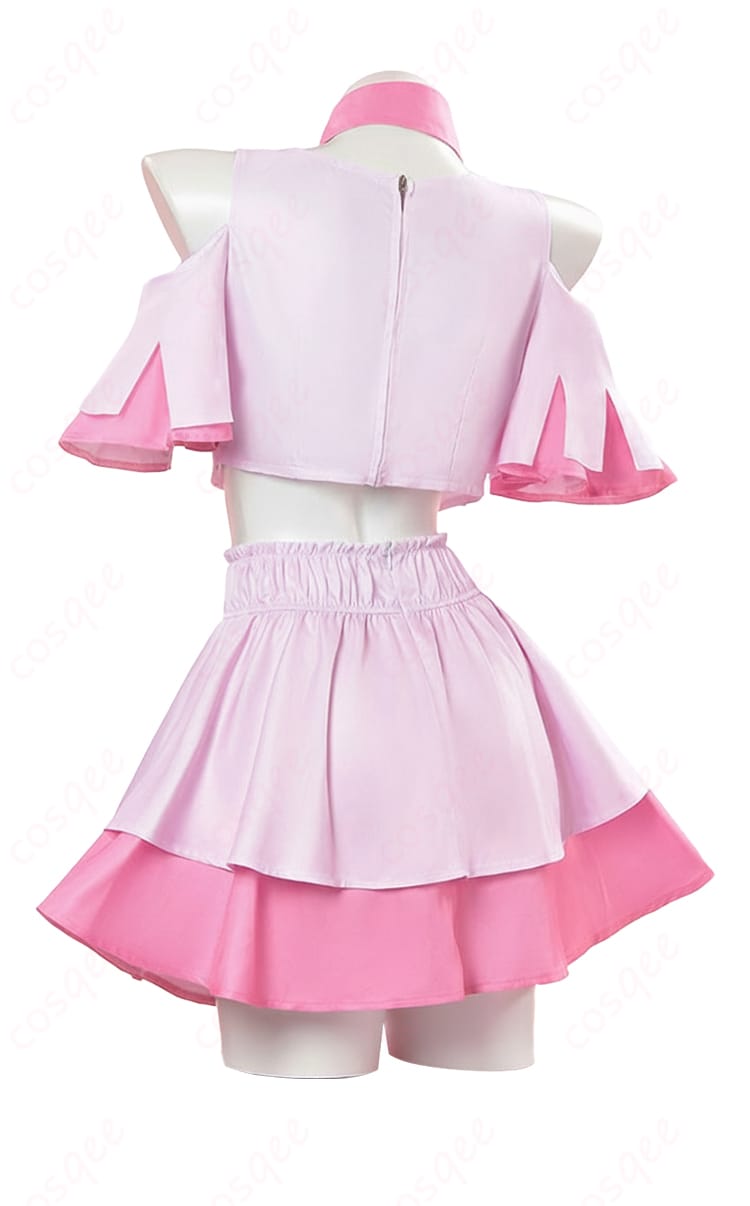 ウマ娘 スティルインラブ コスプレ衣装の背面全身画像。背中側の装飾とスカートの仕立てを確認できる写真