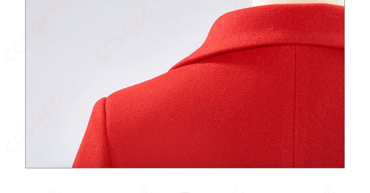 背面肩部分の装飾アップ。ヨークと肩線の立体裁断を確認できる画像