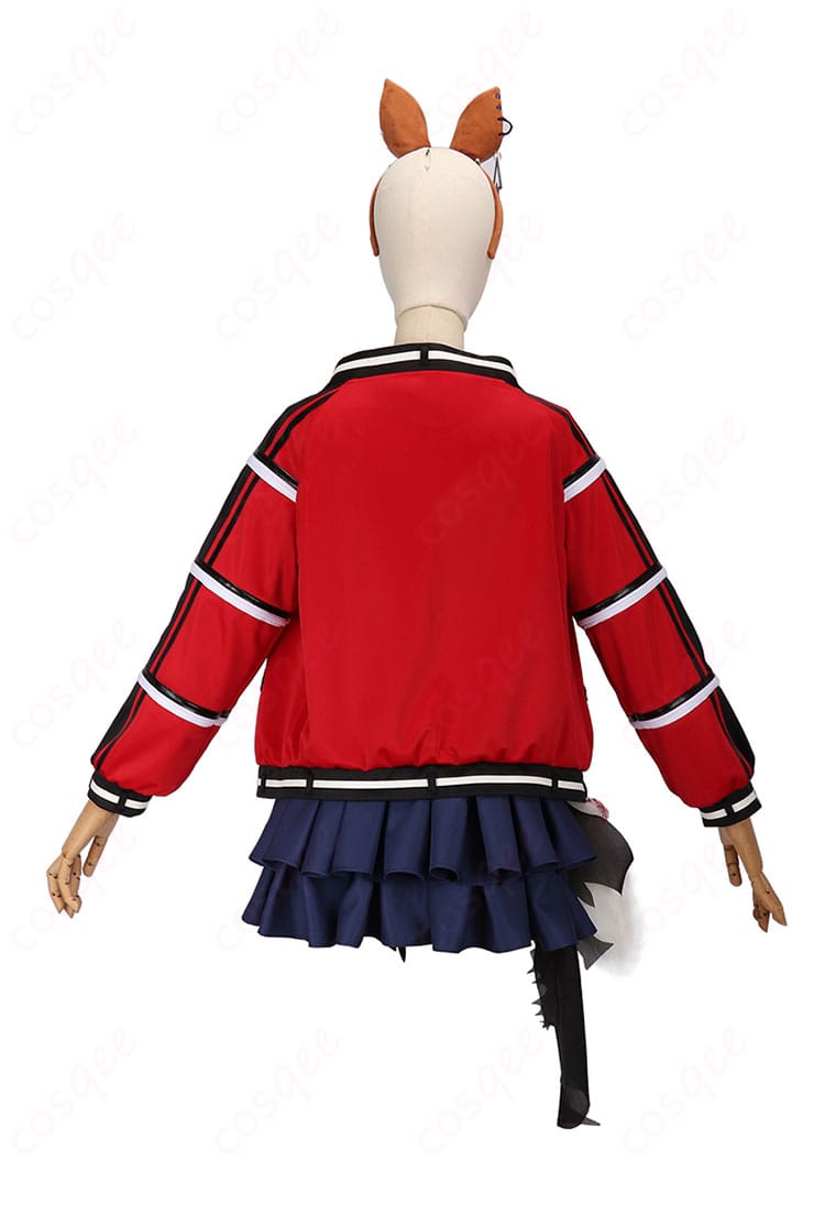 ウマ娘 エスポワールシチー 勝負服コスプレの背面全体写真。背面のライン取りや腰飾りの位置、シルエットの落ち感をディテールまで確認。