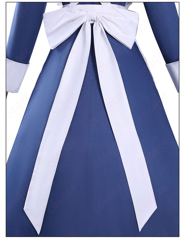 白リボン付き背面アクセサリーのクローズアップ。リボンの幅と質感、結びの形状を明確に。