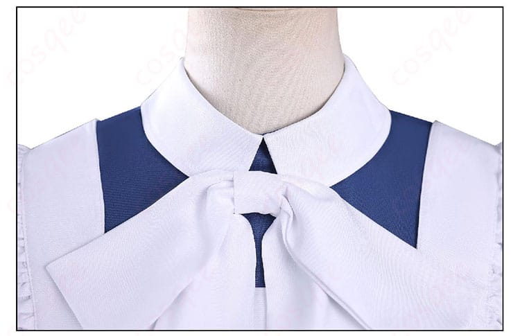 メイド服コスプレ衣装のネックライン装飾アップ。上品な縁取りとステッチが見える拡大。