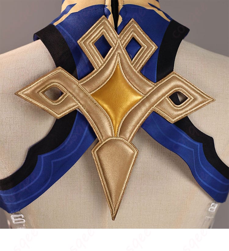 イスタロト コスプレ衣装 背面装飾アップ。背中の意匠とレイヤー構成を詳細に表示