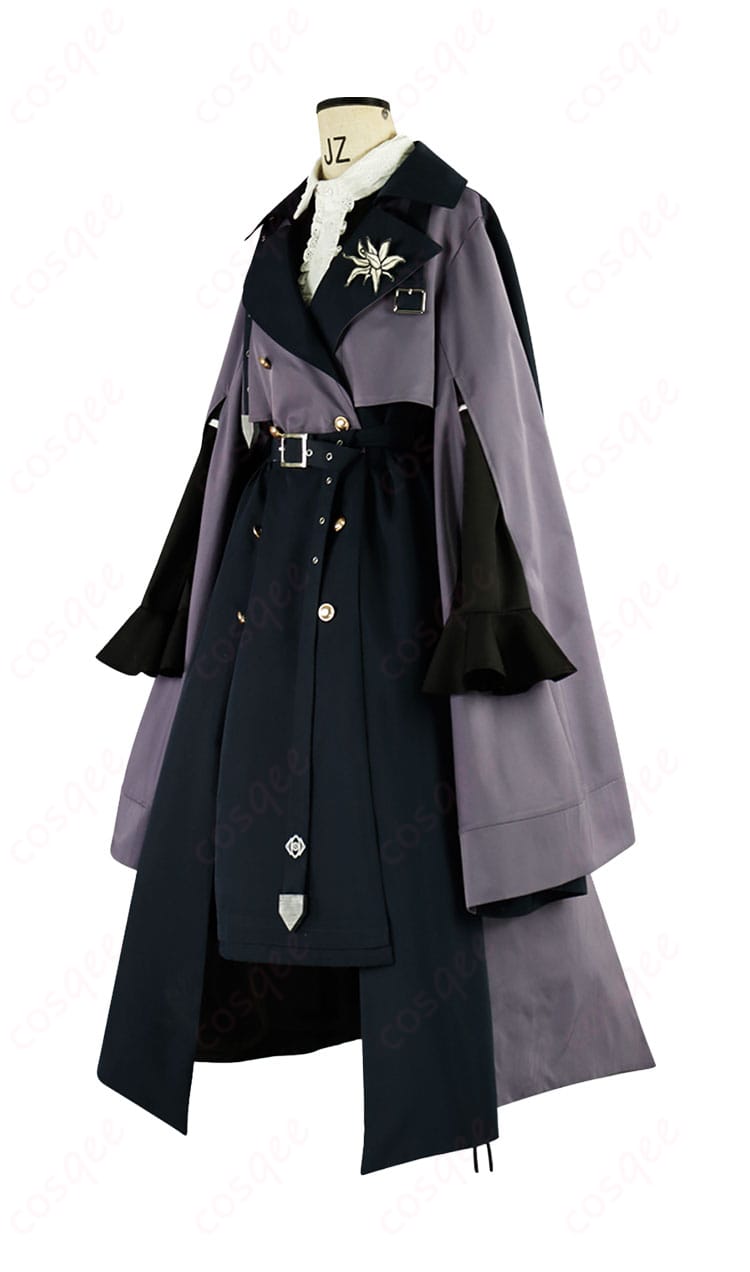 大鈴木くらら 私服コスプレ衣装の側面。ウエストラインとベルト位置のバランスを確認できる