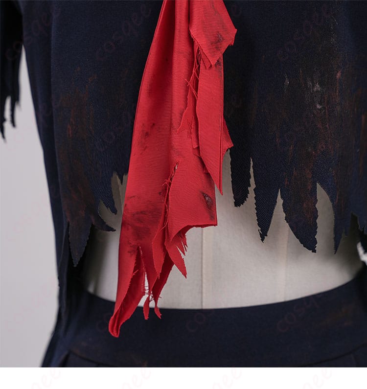 深水雛子 制服コスプレの裾ディテール。自然なドレープと可動域を意識したライン設計