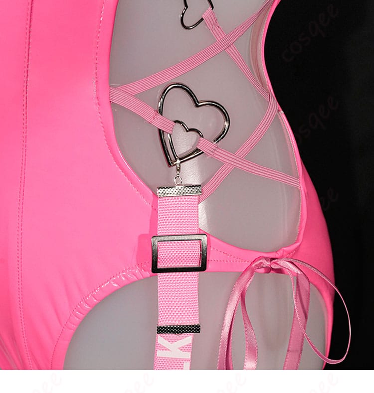 腰回りアクセサリーの装飾ディテール｜チャーム配置と取り付け方法