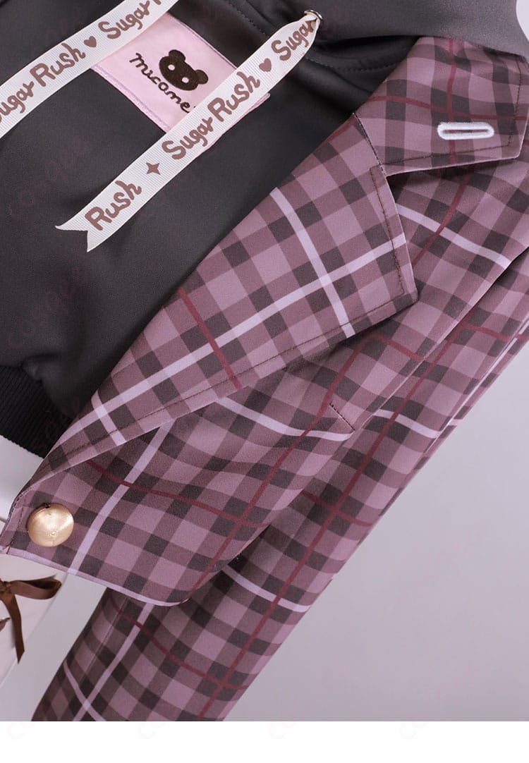 miCometベアブランド衣装 コート襟元の意匠とステッチの近接写真