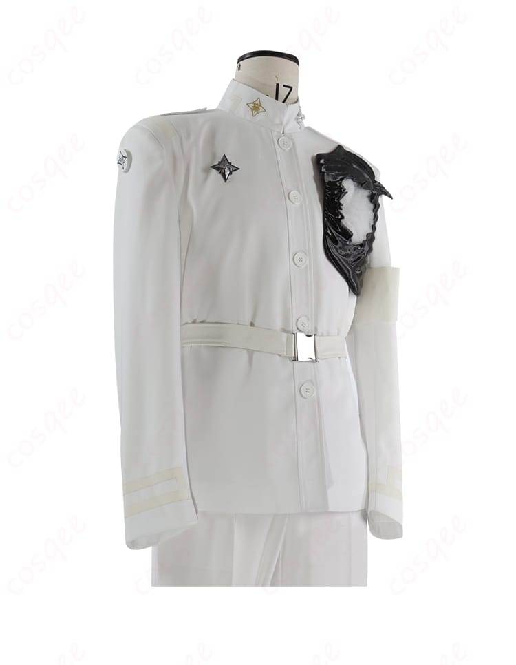 上着フロント詳細｜白コートの装飾・胸当て・ボタン位置のディテール