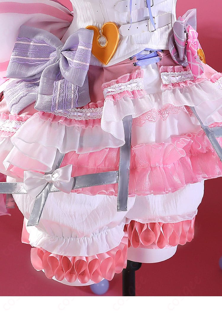 暁山瑞希 ハイド・クリノリン スカート装飾アップ。レースとフリルがふんわり広がる華やかな表情。