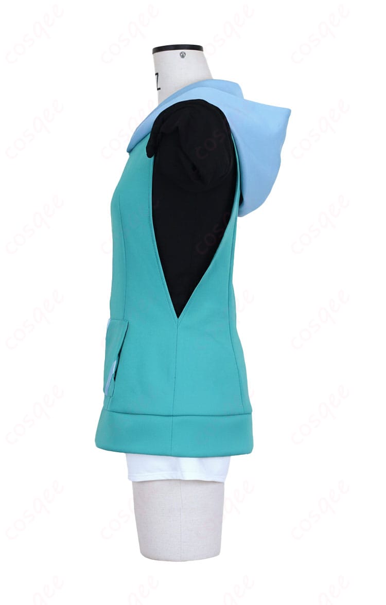 リコ コスプレ 左側ディテール｜袖口と装飾パーツの縫製仕上げをクローズアップ