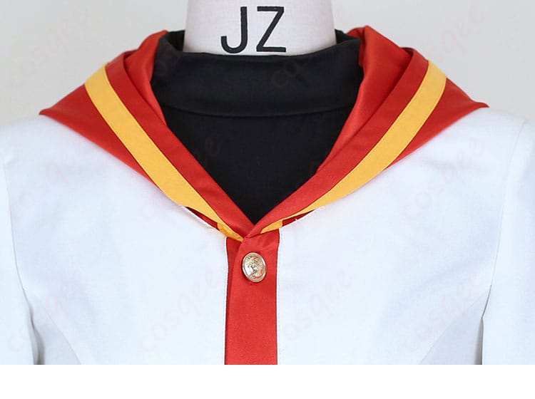 襟元ディテールのアップ。赤いアクセントリボンが映える兎山悟 映画ver.の特徴的なデザイン。