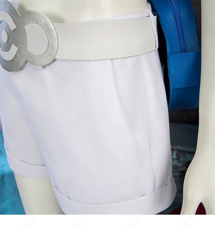 タウニー 衣装 ベルト装飾の詳細。腰元のアクセントで全体の印象を引き締める要素。