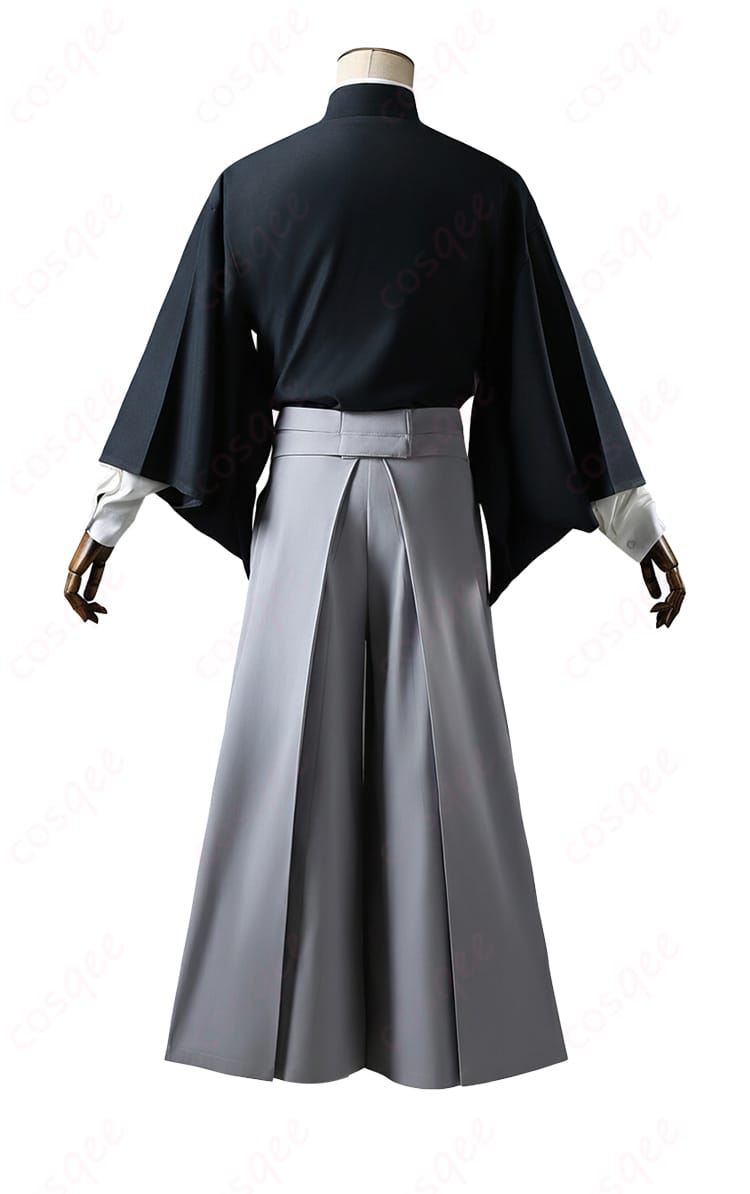 禪院直哉 コスプレ衣装の背面。袴のプリーツと帯の結び位置、裾の直線的な落ちを捉えた後ろ姿