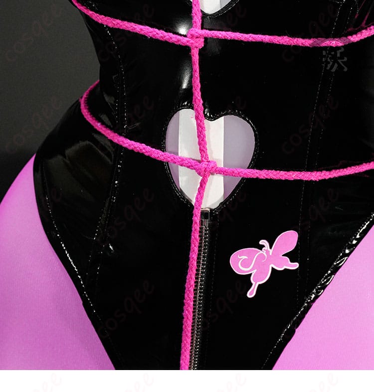 ベルベット コスプレの腰飾り・紐飾りのアップ。動きに映えるアクセでイベント撮影に適した仕上がり