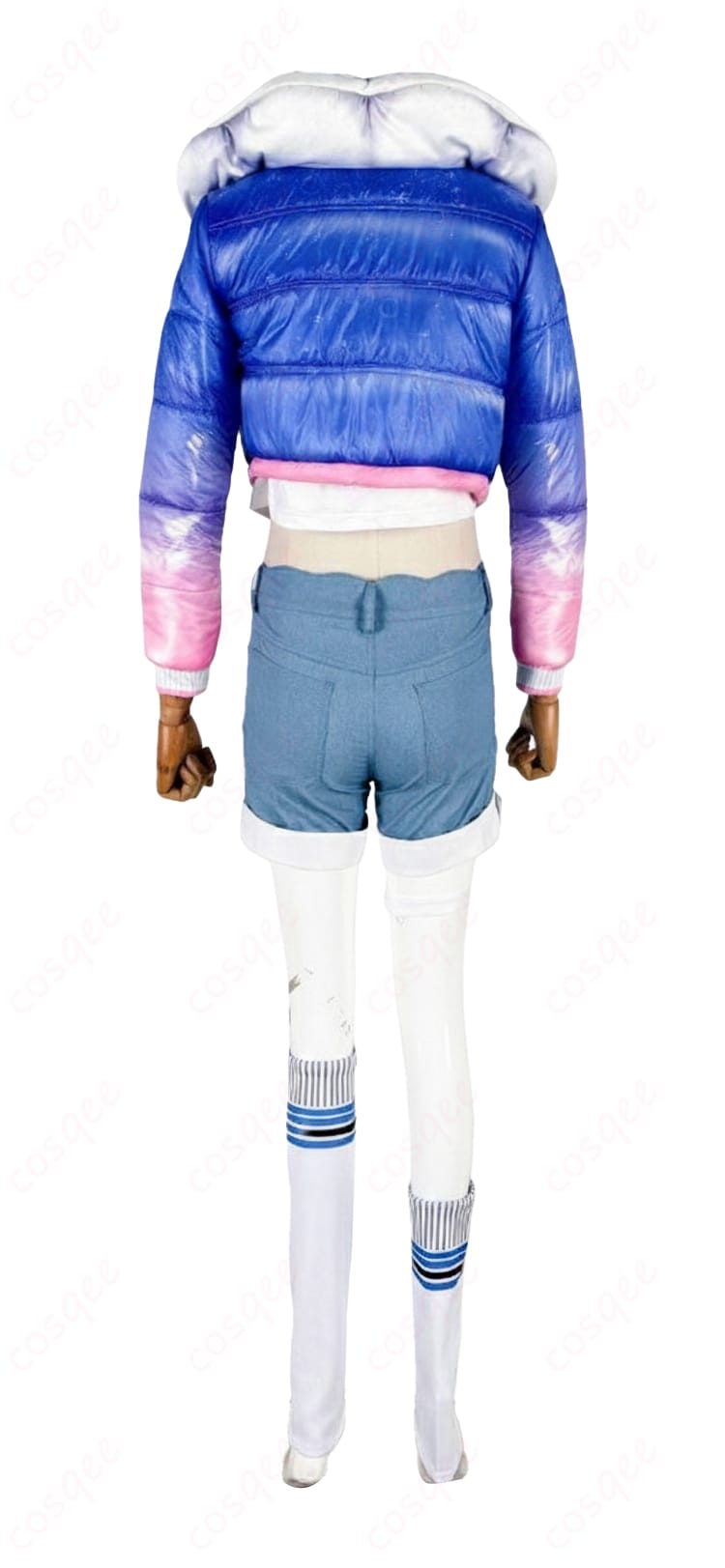 ホロライブ こぼ・かなえる 私服コスプレ衣装 背面。コートの縦ラインと後ろ丈のバランス、レッグカバーのフィットを確認