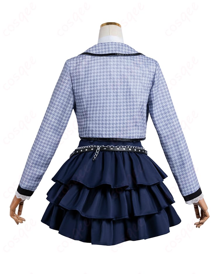 恋と深空 主人公『気ままな旅』コスプレ衣装 背面。外套のシルエットとスカートの広がりを捉えた高再現デザイン