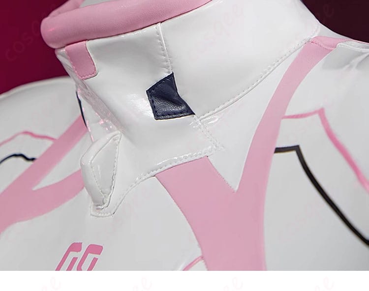 プラグスーツ襟元デザイン詳細｜縫製ラインとパネル分割の精密仕上げ